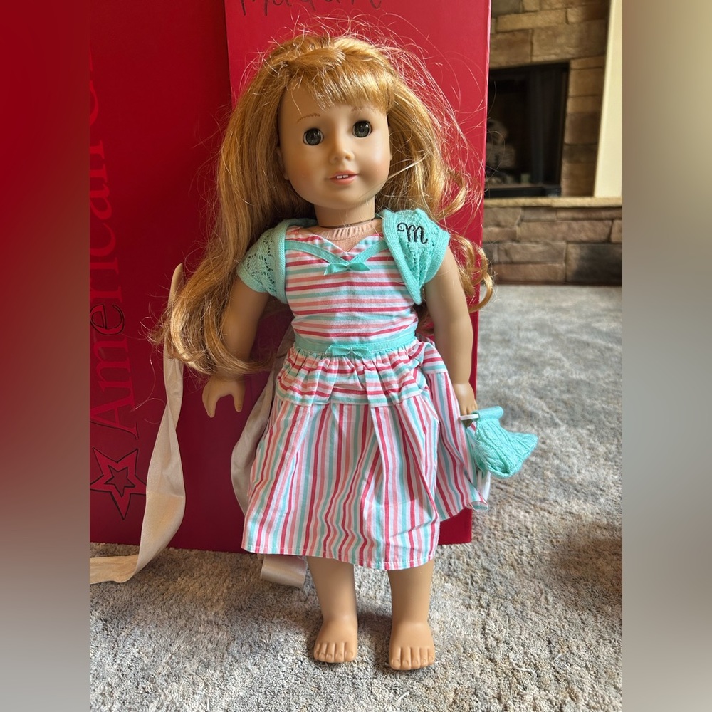 This Maryellen American Doll is in great condition and barely used!